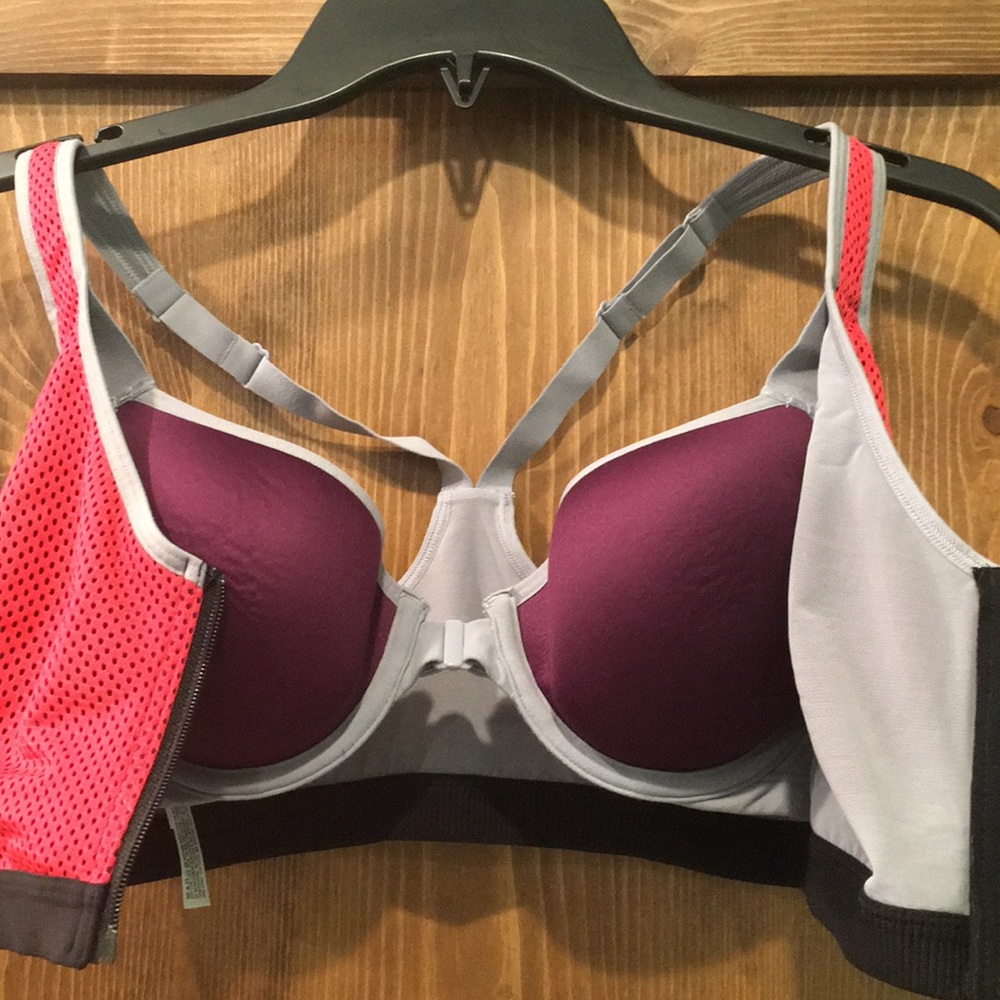 VS knockout sports bra - Picture 2 of 5